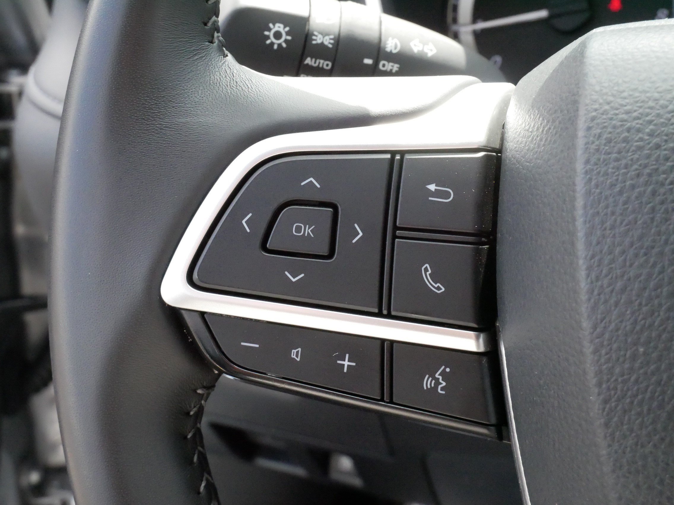 Certified 2025 Toyota Highlander XLE AWD/4WD image 27