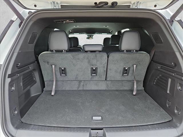 Used 2026 Chevrolet Traverse LT FWD image 6