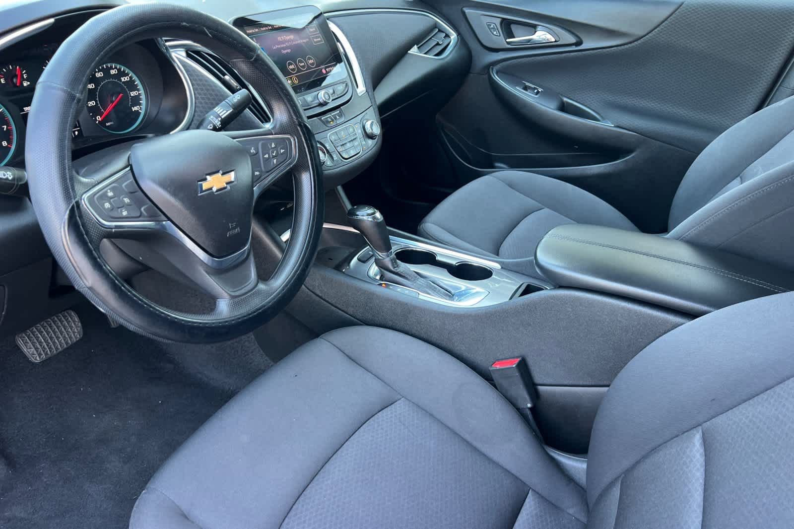 Used 2020 Chevrolet Malibu LT image 12
