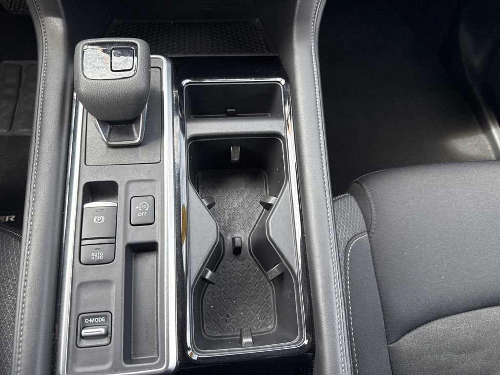 Used 2025 Nissan Pathfinder SV FWD image 24