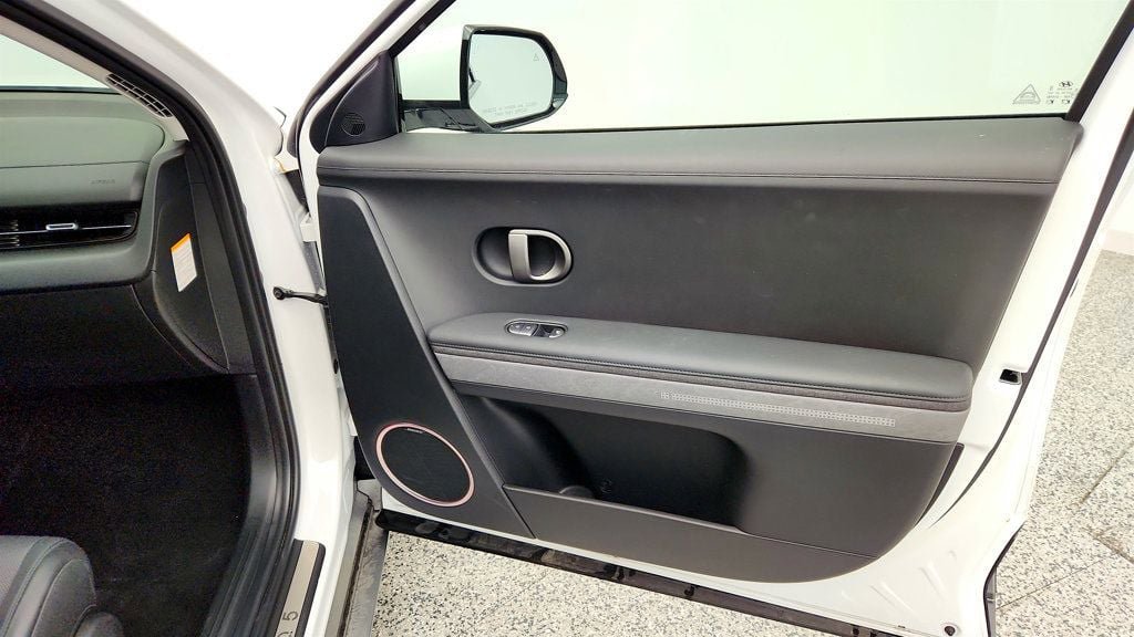 Used 2025 Hyundai Ioniq 5 Limited RWD image 26