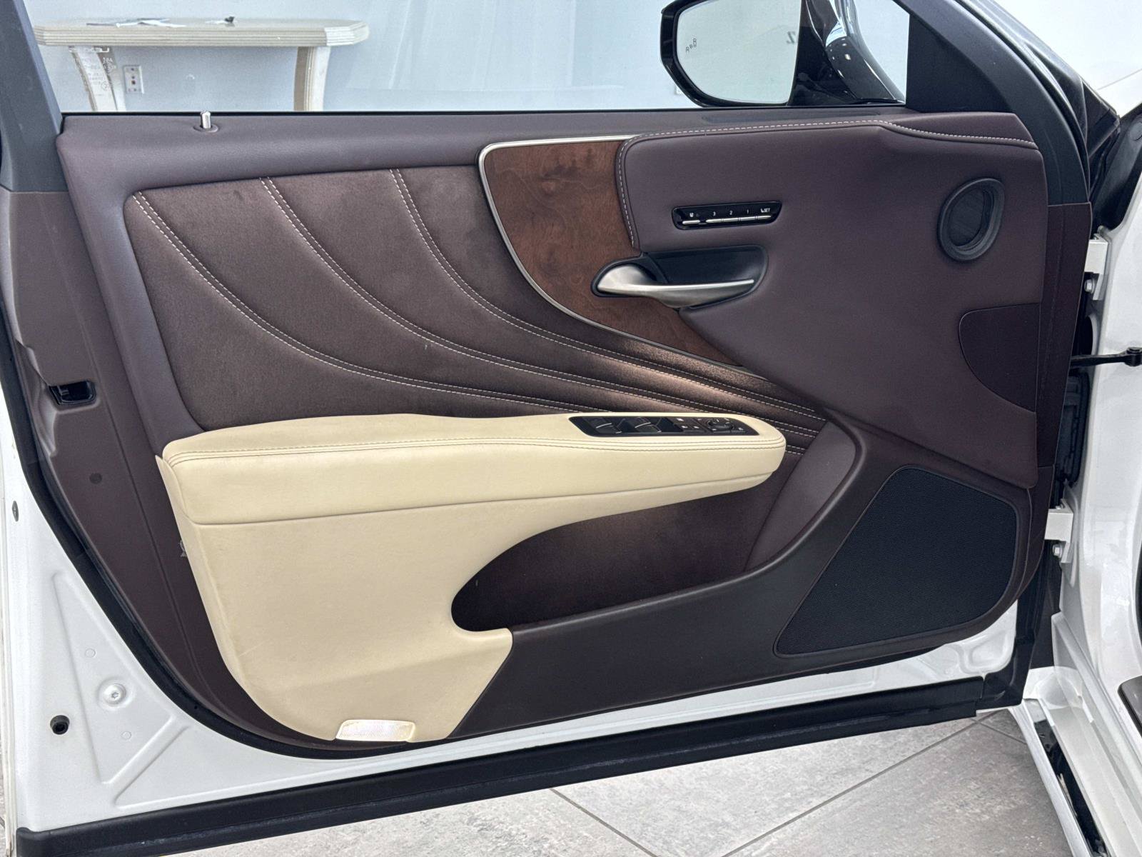 Used 2020 Lexus LS 500 w/ Accessory Package (Z1) RWD image 10