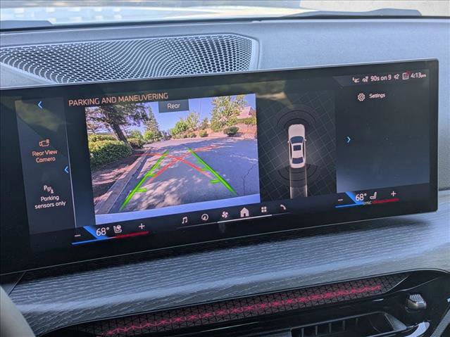 Used 2025 BMW 330i Sedan w/ Premium Package RWD image 14