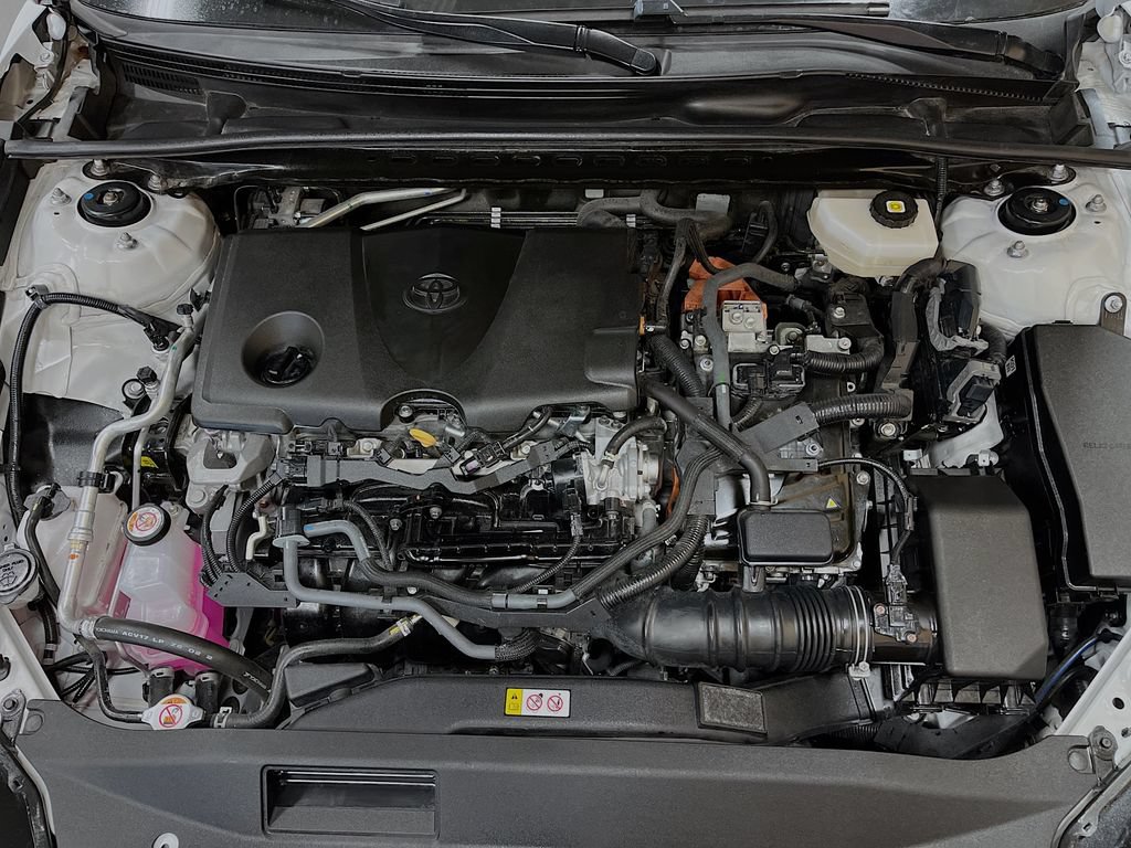 Used 2025 Toyota Camry SE FWD image 30