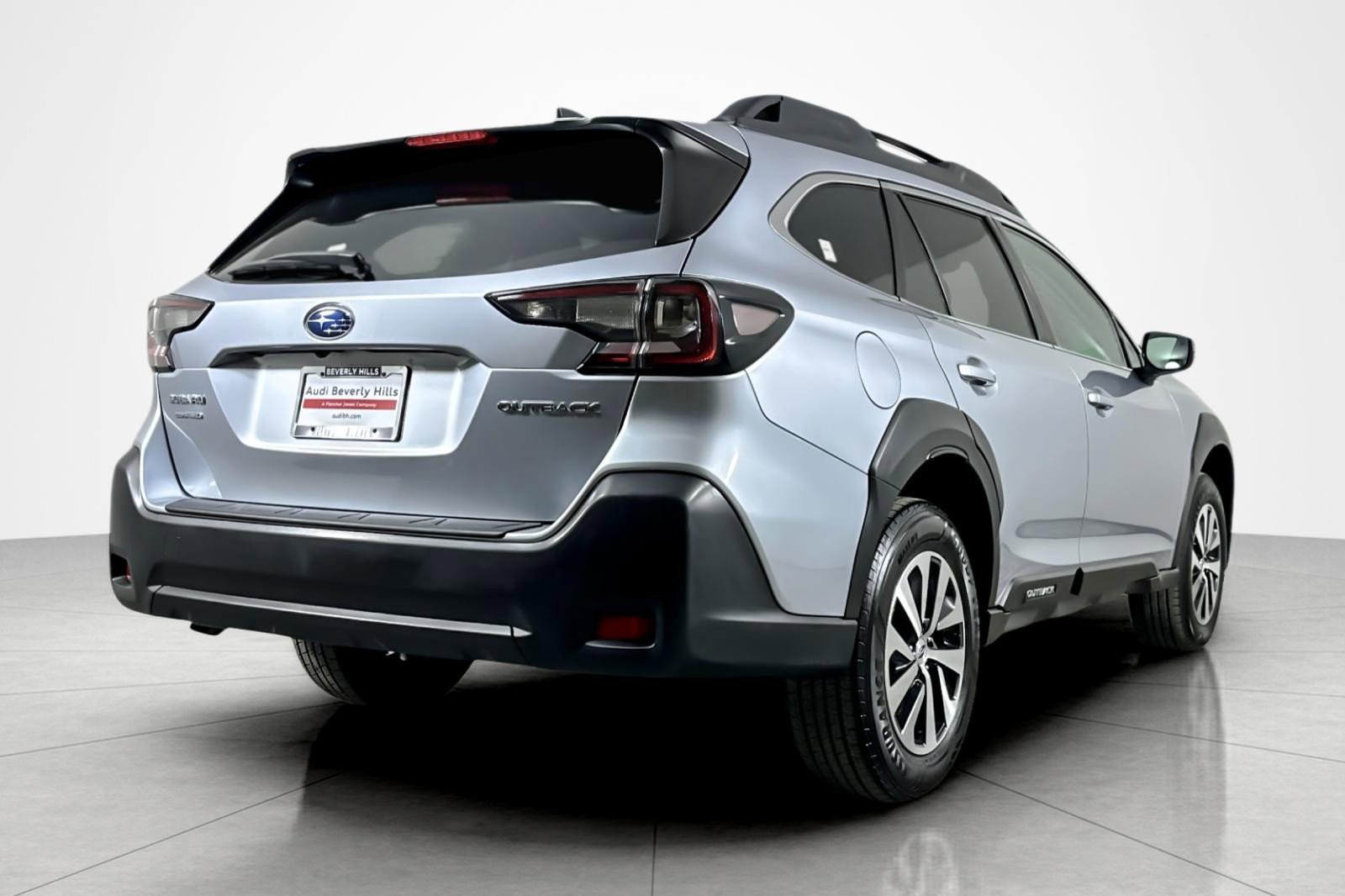 Used 2023 Subaru Outback Premium w/ Popular Package #1 image 5
