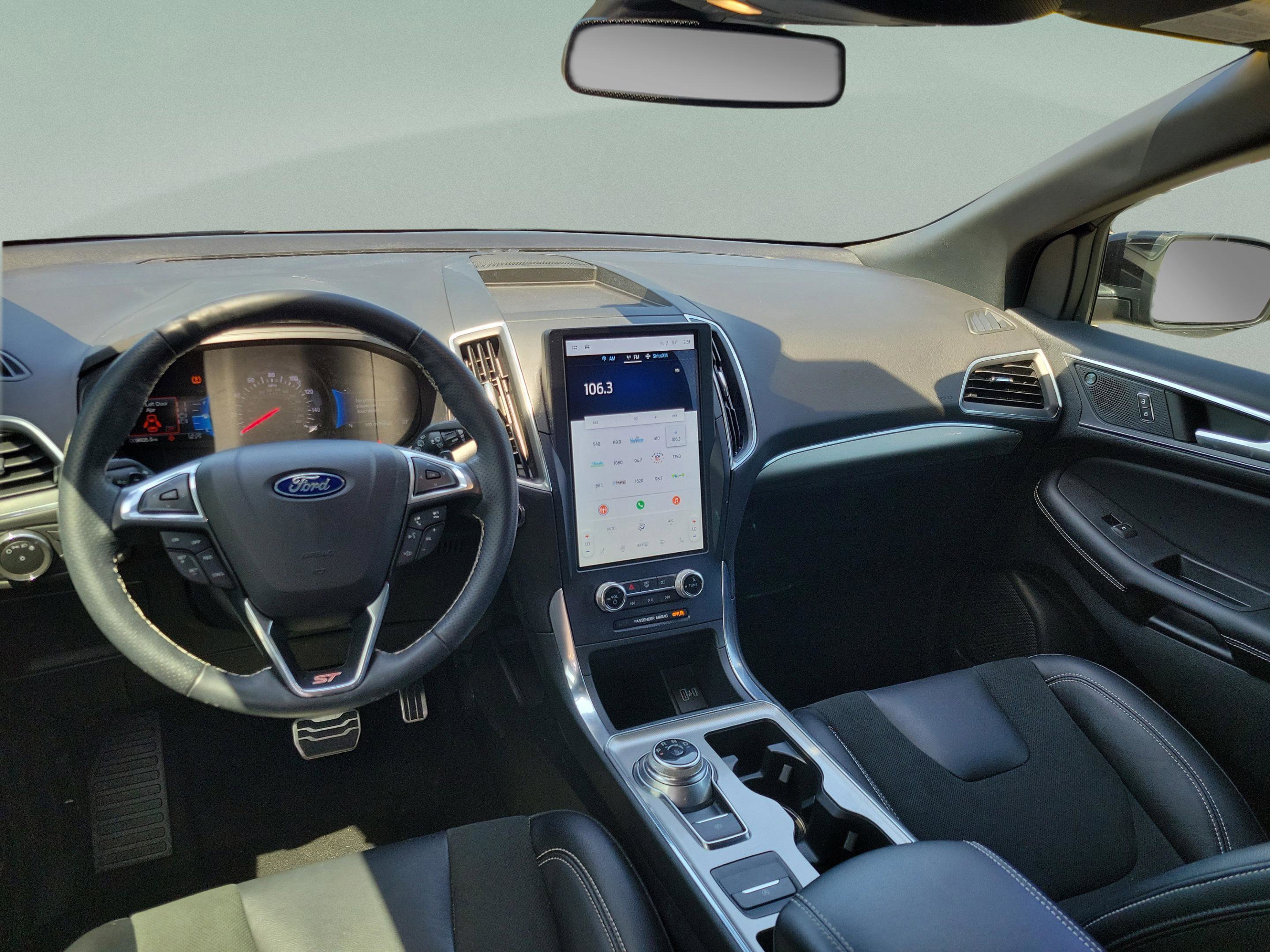 Used 2022 Ford Edge ST image 19