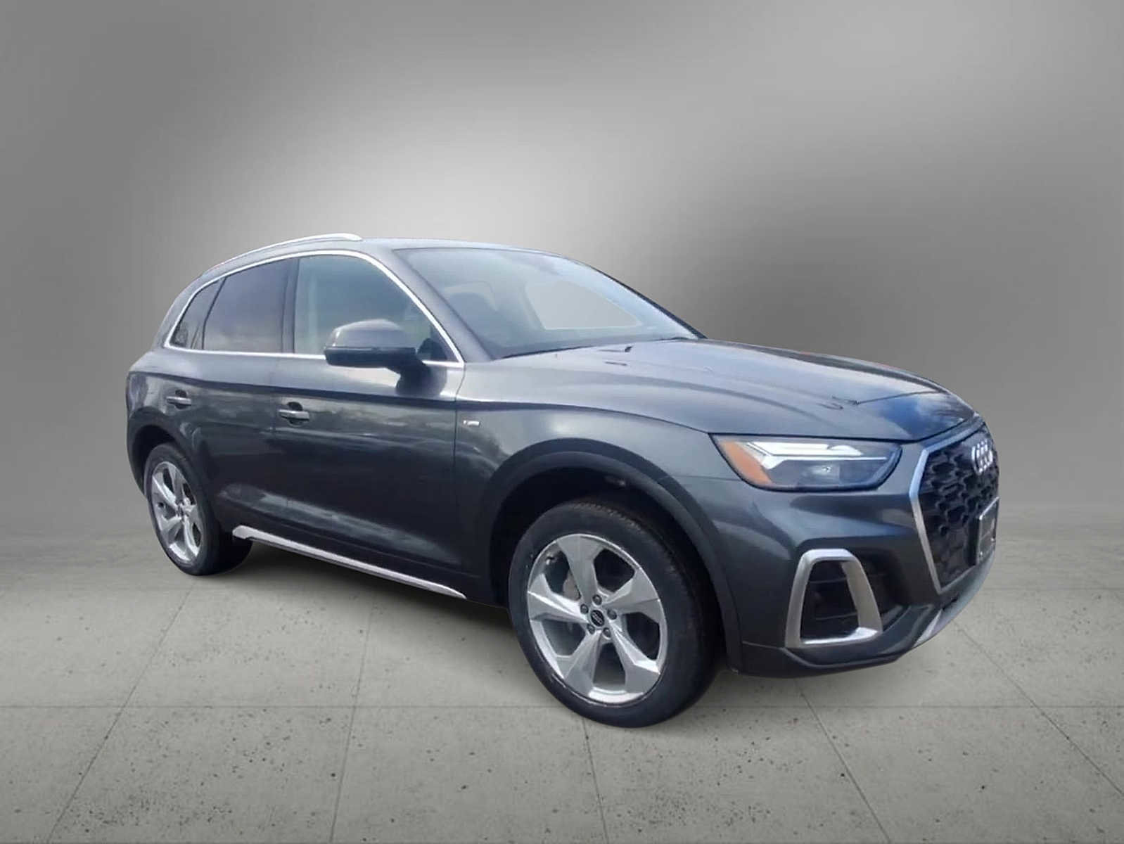 Certified 2023 Audi Q5 2.0T Premium Plus w/ Premium Plus Package image 2