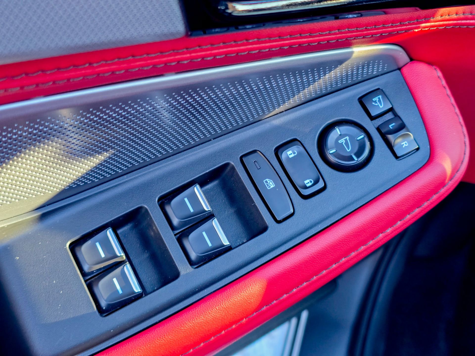 Used 2025 Acura MDX A-Spec image 27