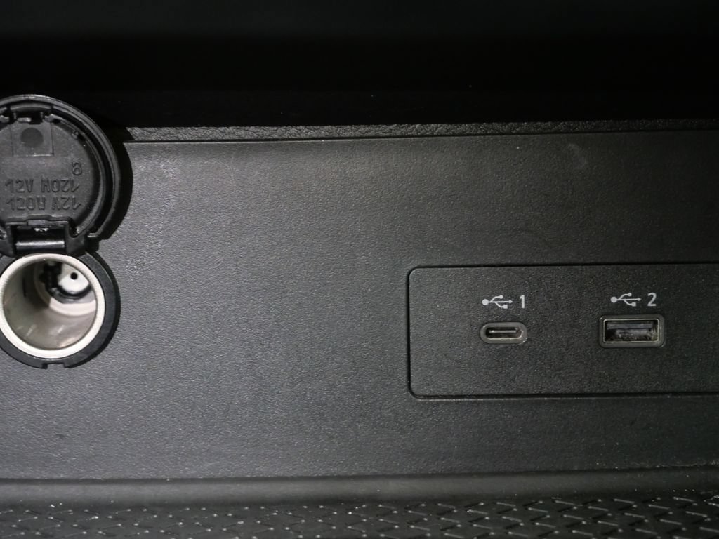 Used 2025 Nissan Pathfinder SV FWD image 21