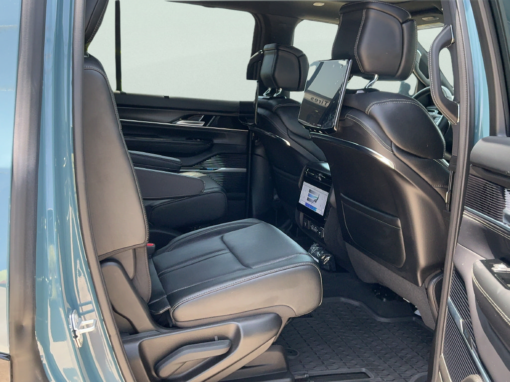 New 2026 Jeep Grand Wagoneer Summit w/ Rear Seat Video Group I AWD/4WD image 12