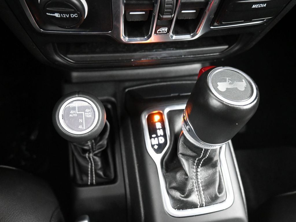 Used 2023 Jeep Wrangler Unlimited Sahara w/ Cold Weather Group image 17