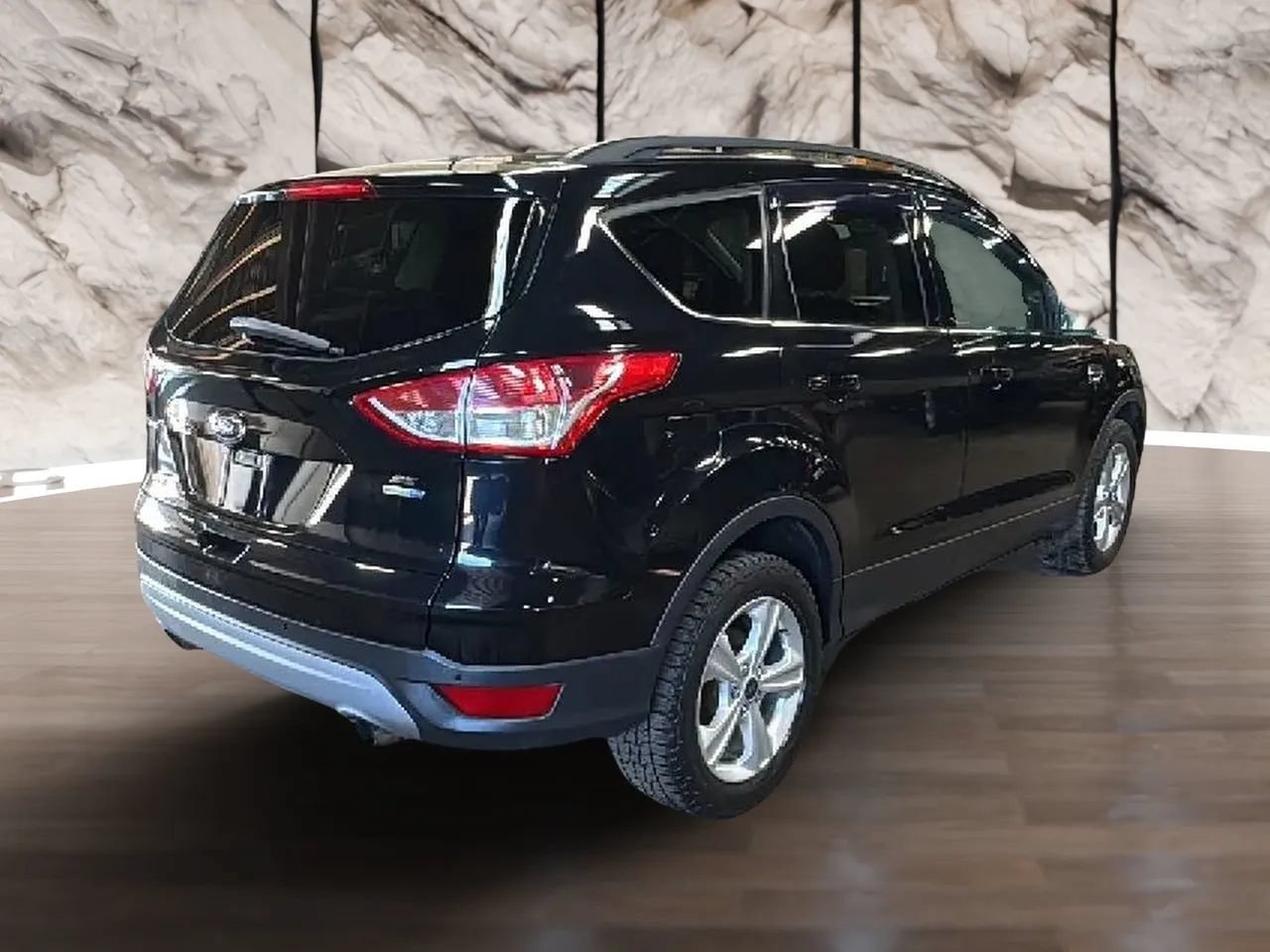 Used 2016 Ford Escape SE w/ Equipment Group 201A AWD/4WD image 9