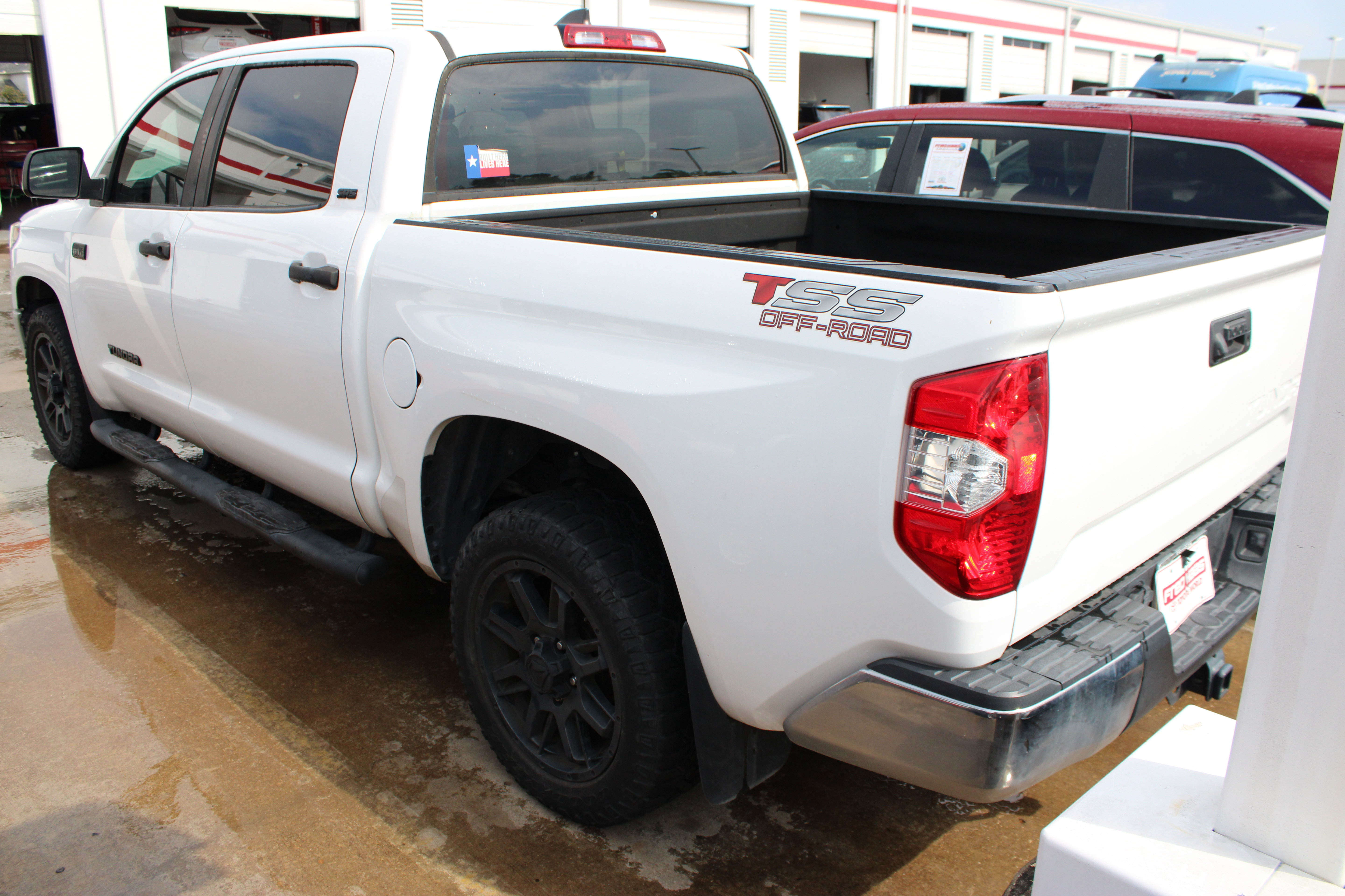 Used 2021 Toyota Tundra SR5 w/ SR5 Leather Package RWD image 8