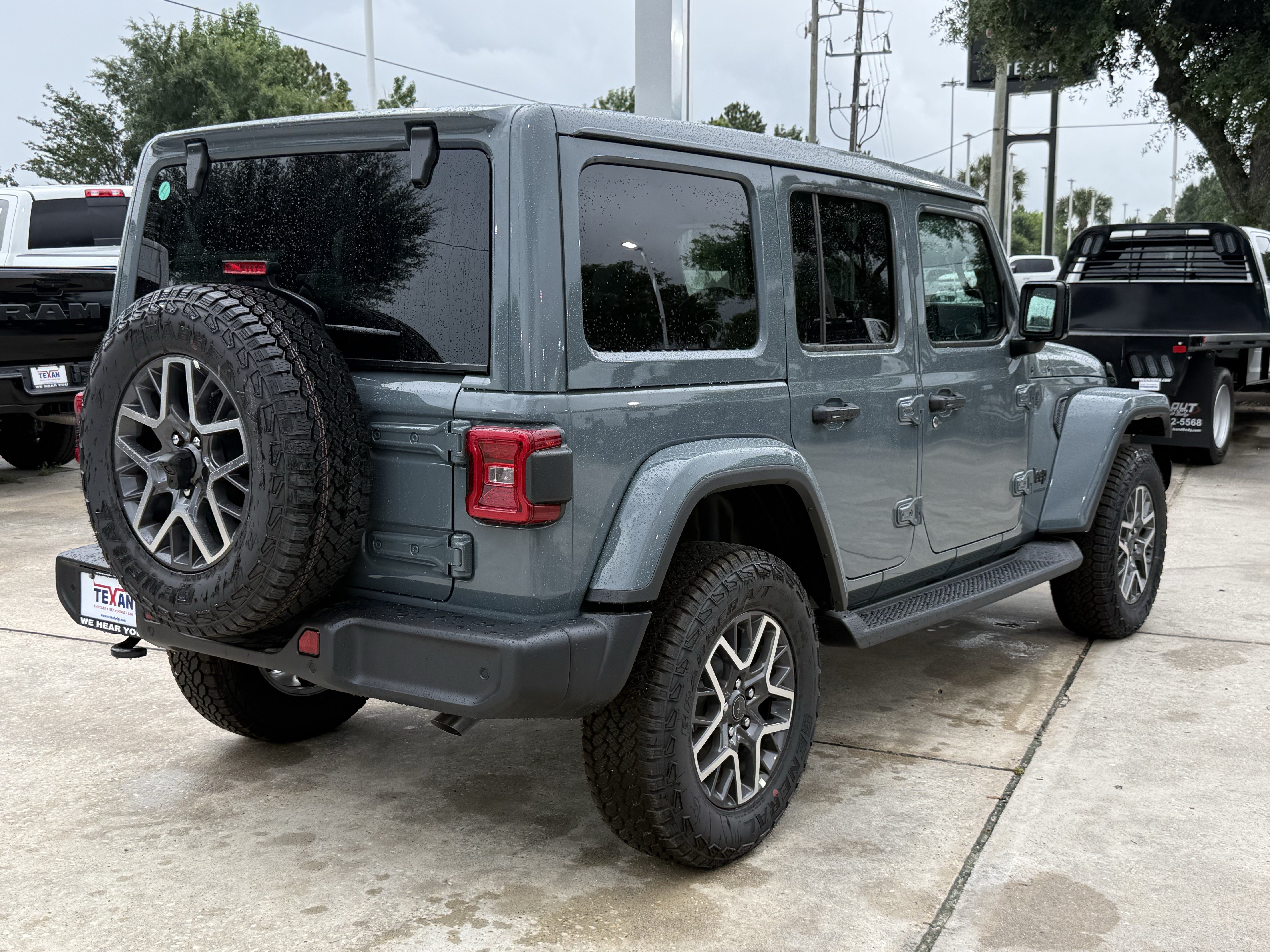 New 2026 Jeep Wrangler Unlimited Sahara AWD/4WD image 5