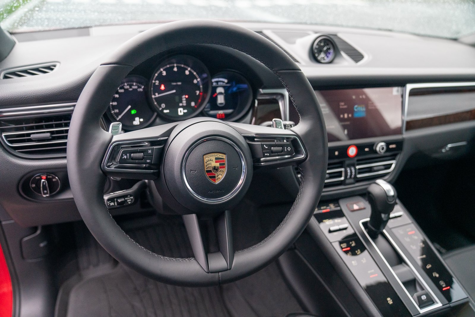 Certified 2026 Porsche Macan AWD/4WD image 14
