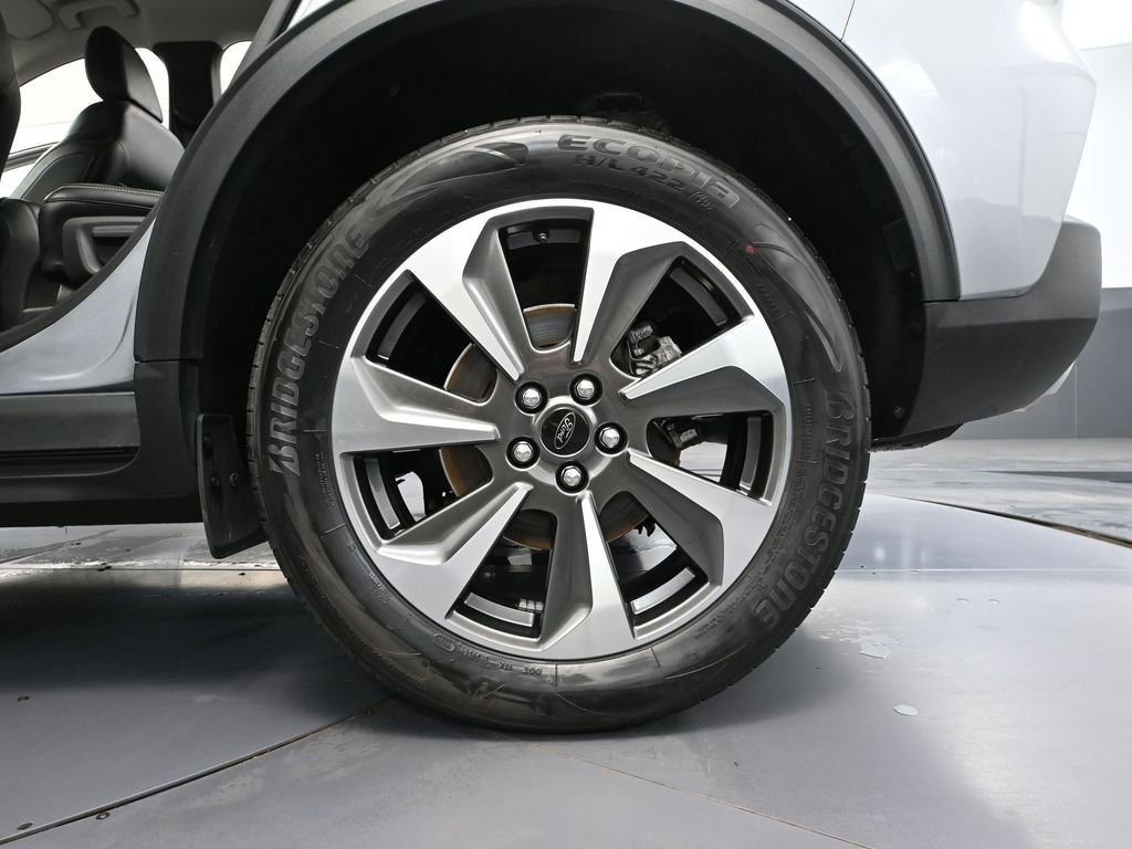 Used 2024 Ford Escape Platinum image 11