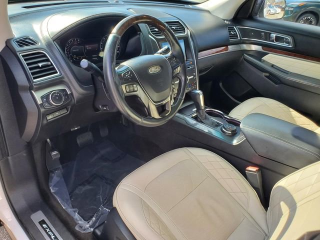 Used 2017 Ford Explorer Platinum image 19