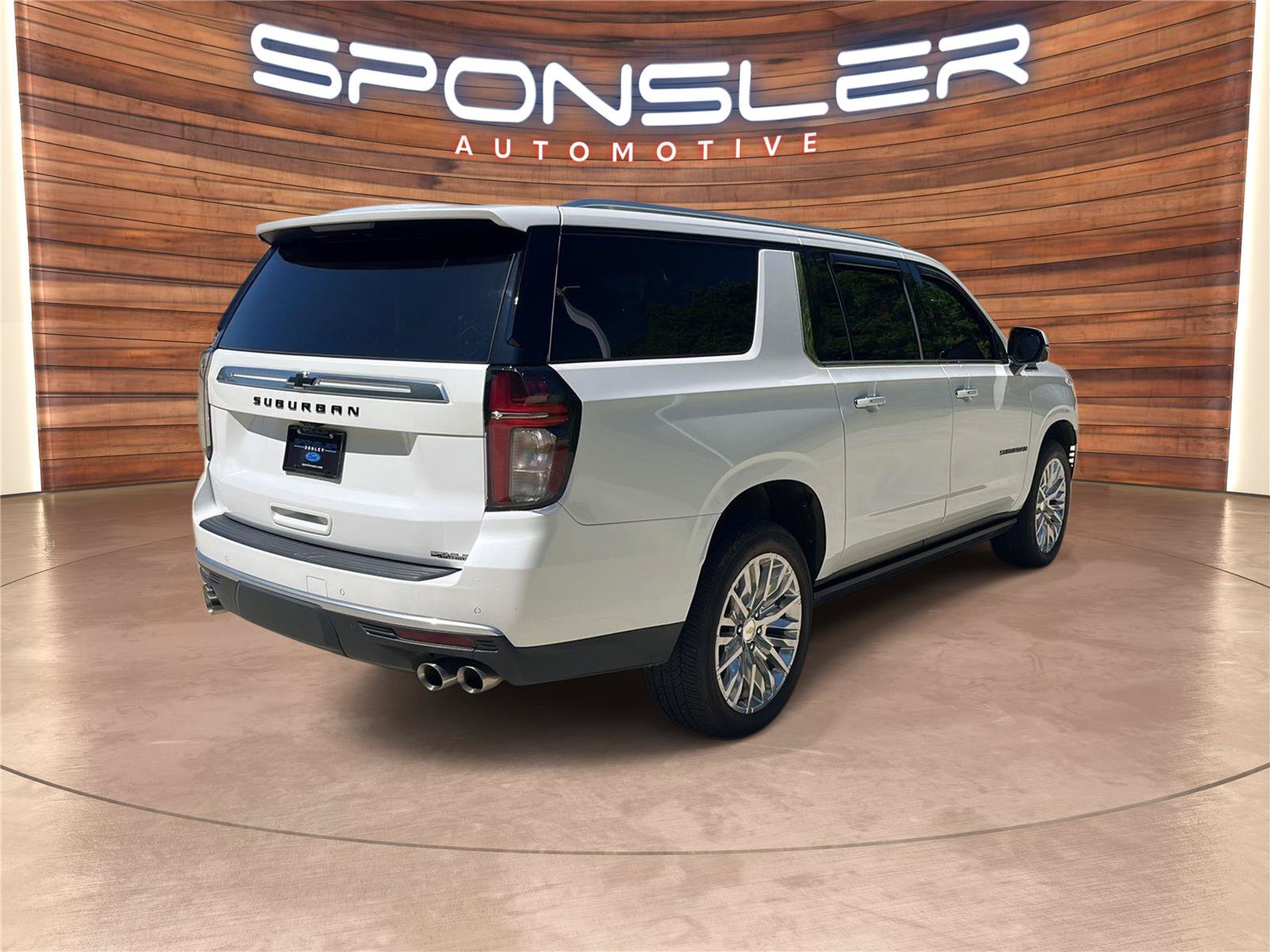 Used 2024 Chevrolet Suburban High Country w/ Premium Package AWD/4WD image 7