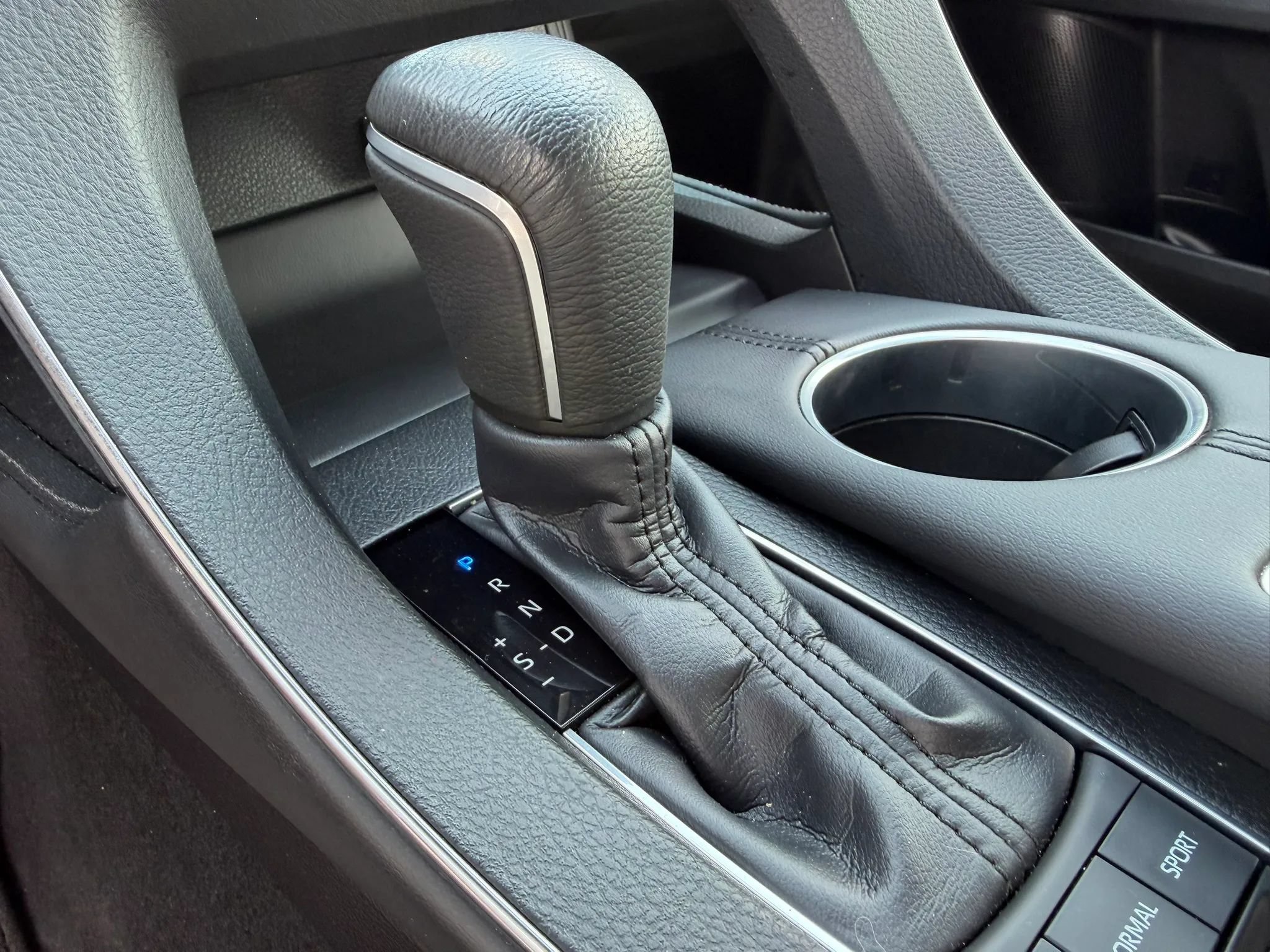Used 2019 Toyota Avalon XLE FWD image 31