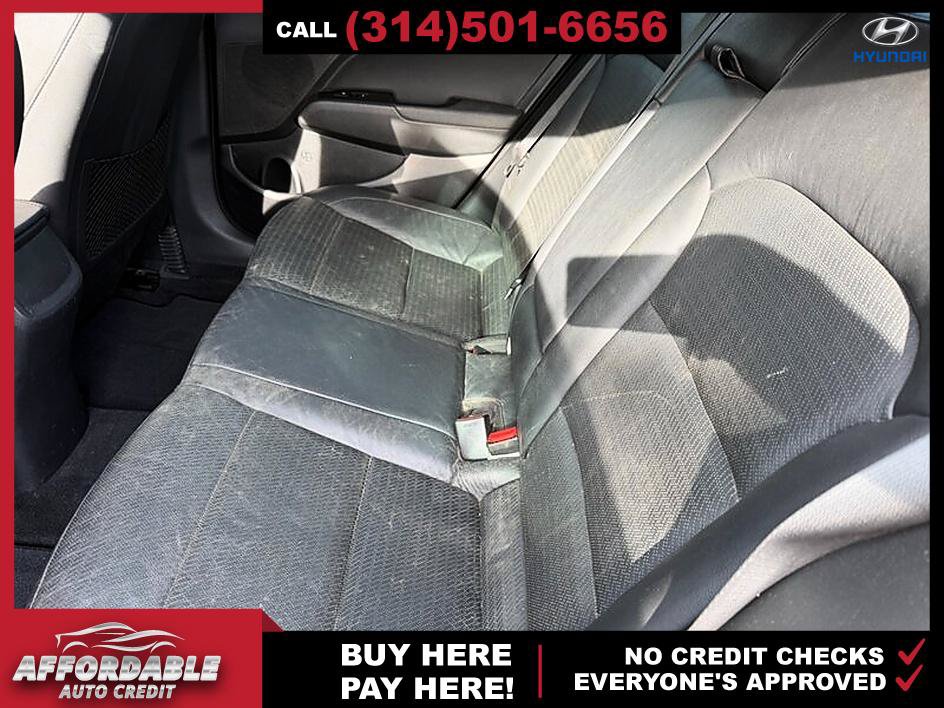 Used 2017 Hyundai Elantra Limited w/ Limited Tech Package 04 FWD image 11