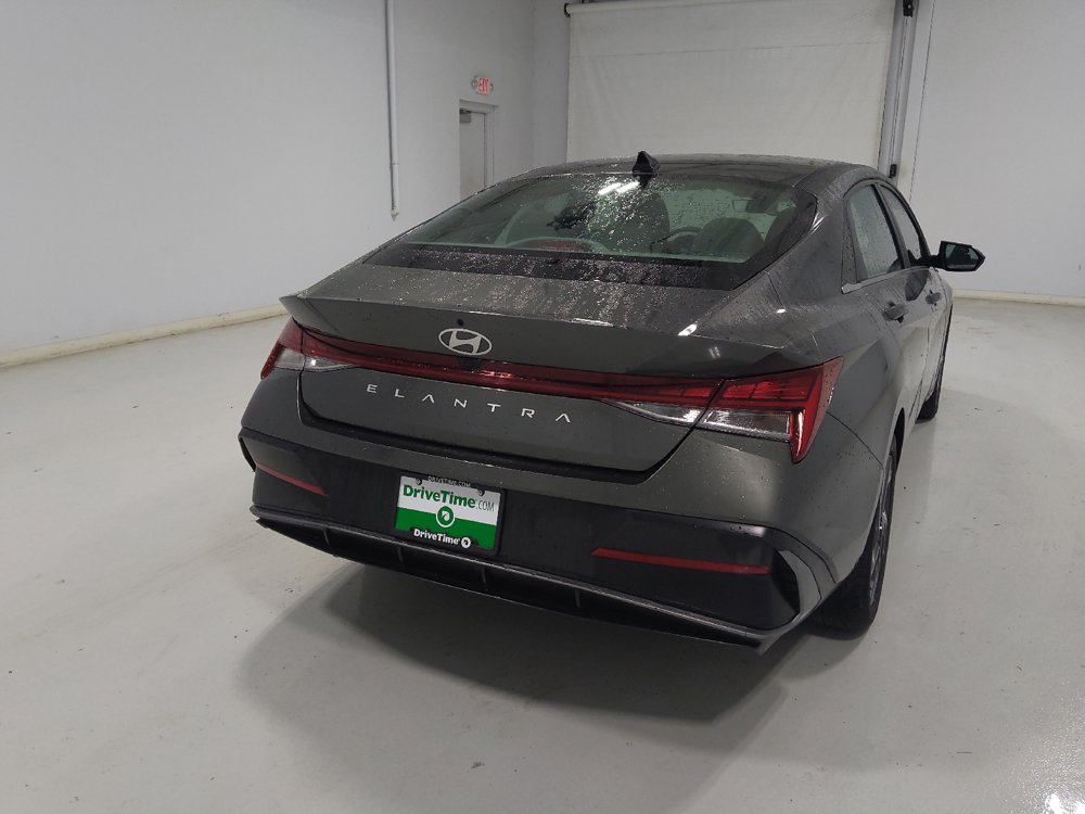 Used 2024 Hyundai Elantra SEL w/ Convenience Package FWD image 7