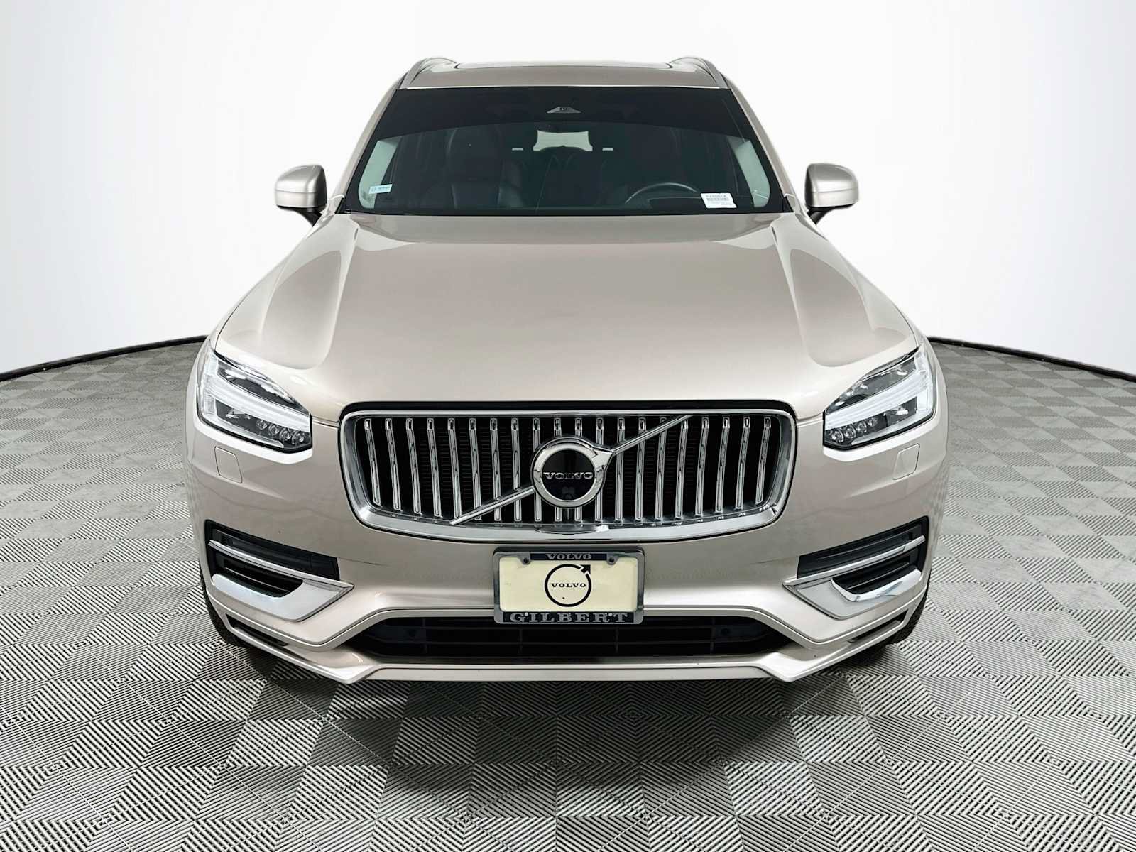 Used 2023 Volvo XC90 T8 Ultimate AWD/4WD image 2