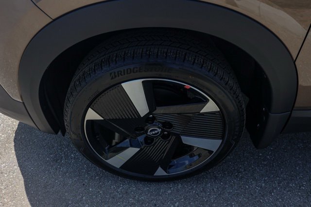 New 2025 Nissan Kicks SR image 11