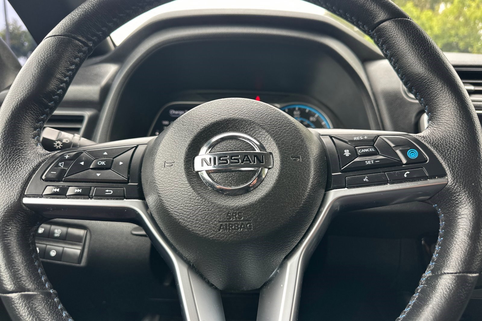 Used 2022 Nissan Leaf SV Plus image 17