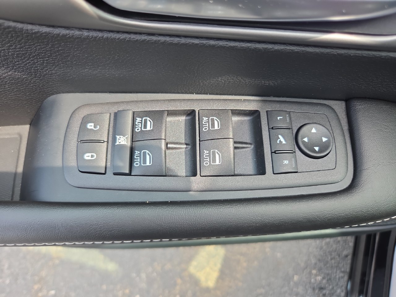 New 2027 Chrysler Pacifica Limited w/ Family Tech Group FWD image 23