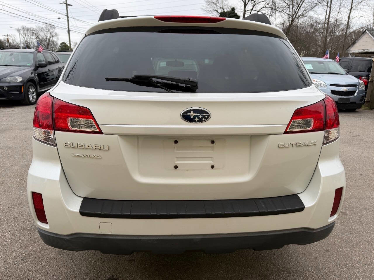 Used 2010 Subaru Outback 2.5i Premium AWD/4WD image 7