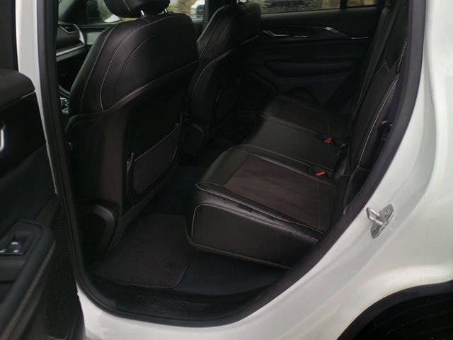 Used 2023 Jeep Grand Cherokee Altitude AWD/4WD image 21