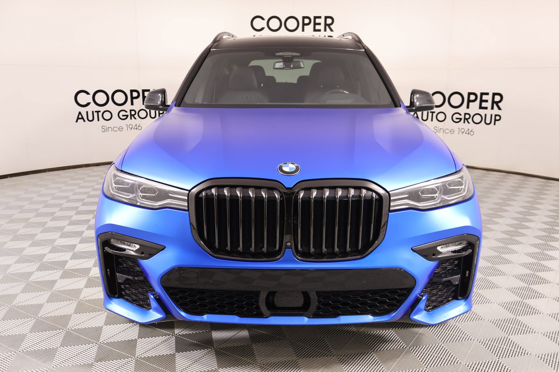 Used 2022 BMW X7 xDrive40i w/ M Sport Package AWD/4WD image 10