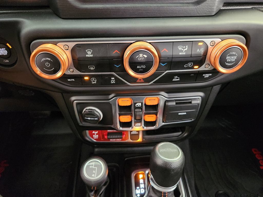 Used 2021 Jeep Gladiator Mojave w/ LED Lighting Group AWD/4WD image 18