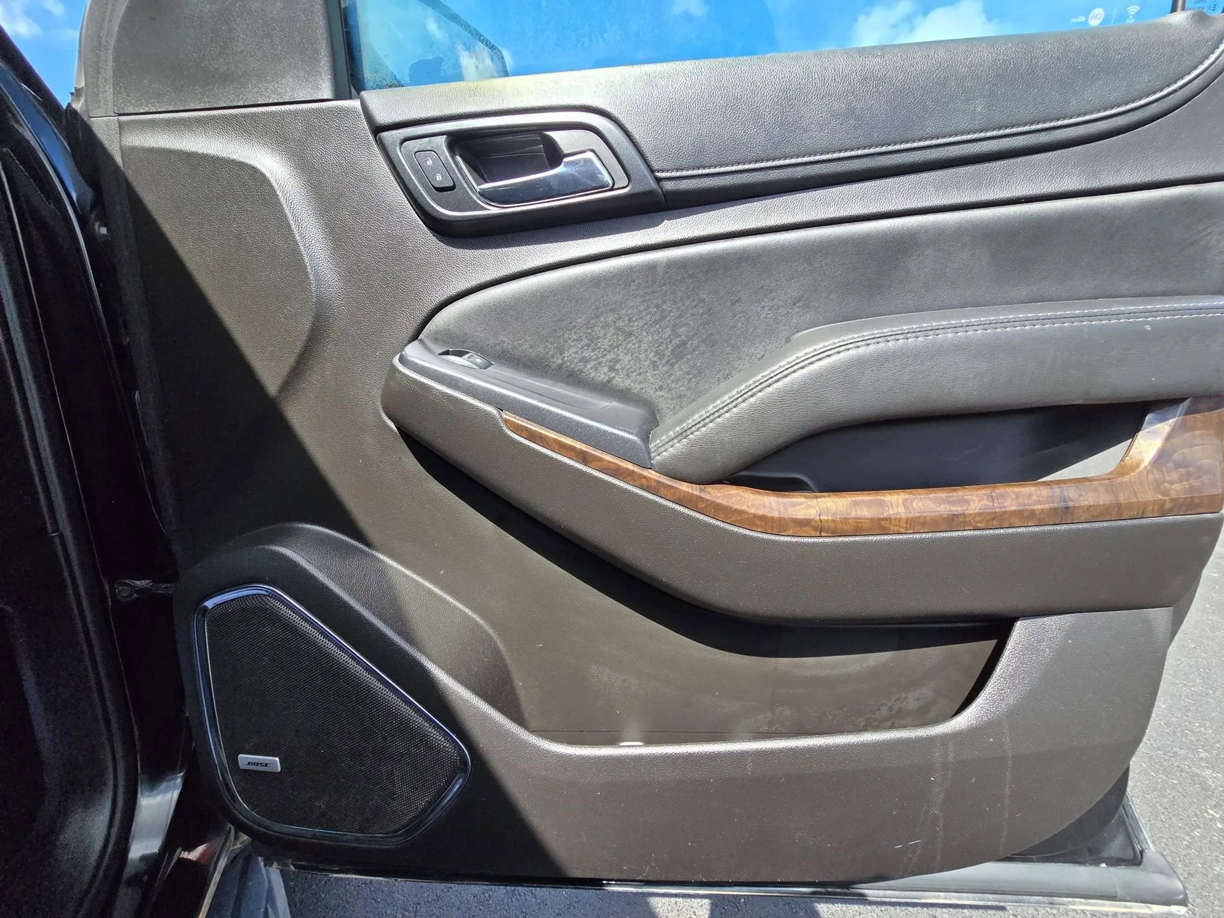 Used 2017 Chevrolet Suburban LT image 24