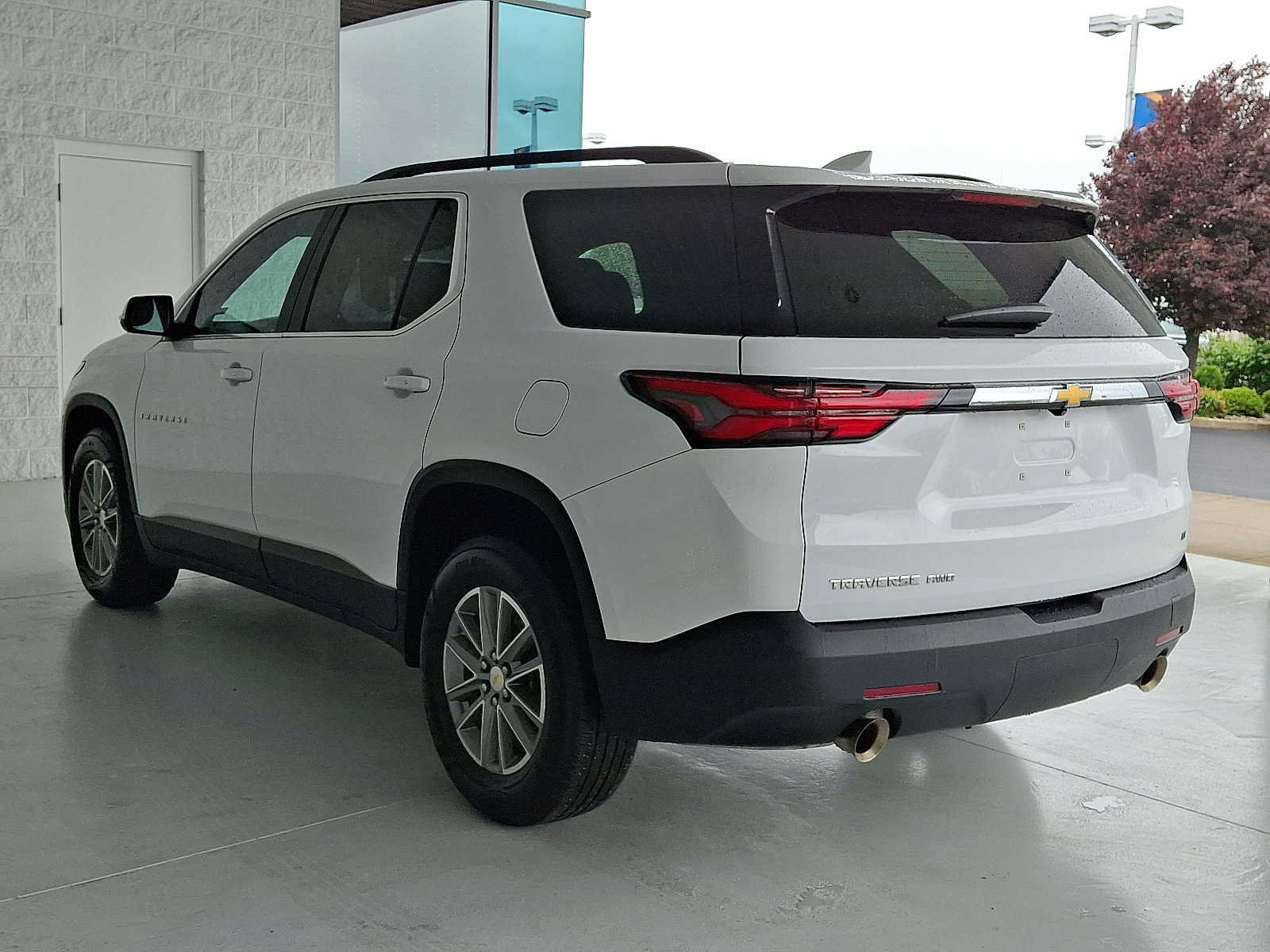 Used 2023 Chevrolet Traverse LT AWD/4WD image 4