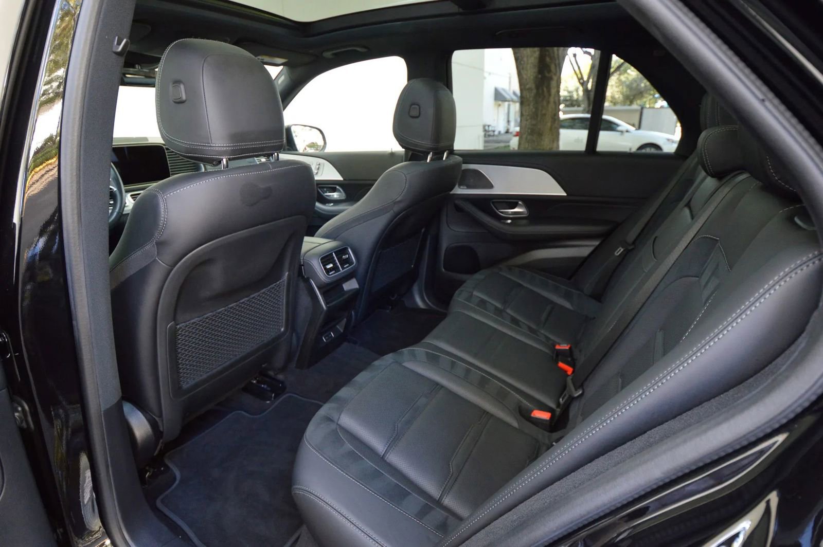 Used 2025 Mercedes-Benz GLE 53 AMG 4MATIC image 32