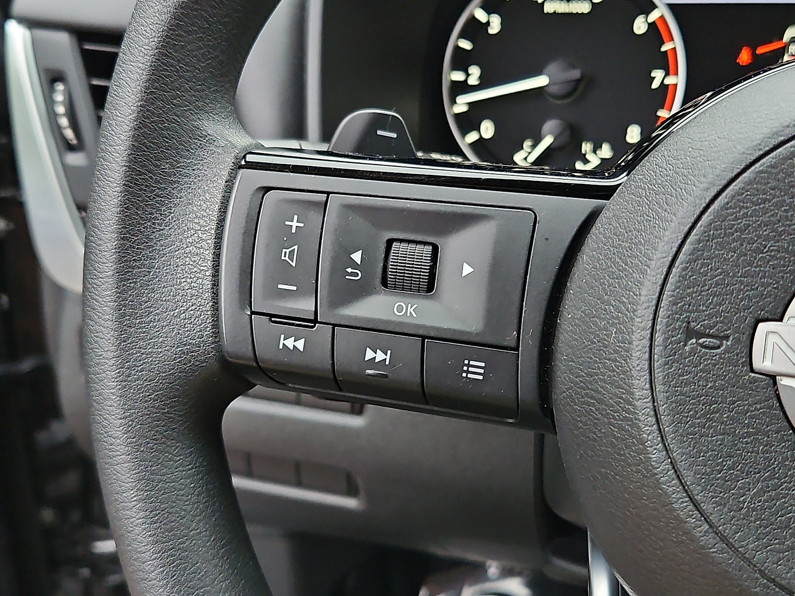 Certified 2023 Nissan Rogue SV AWD/4WD image 19