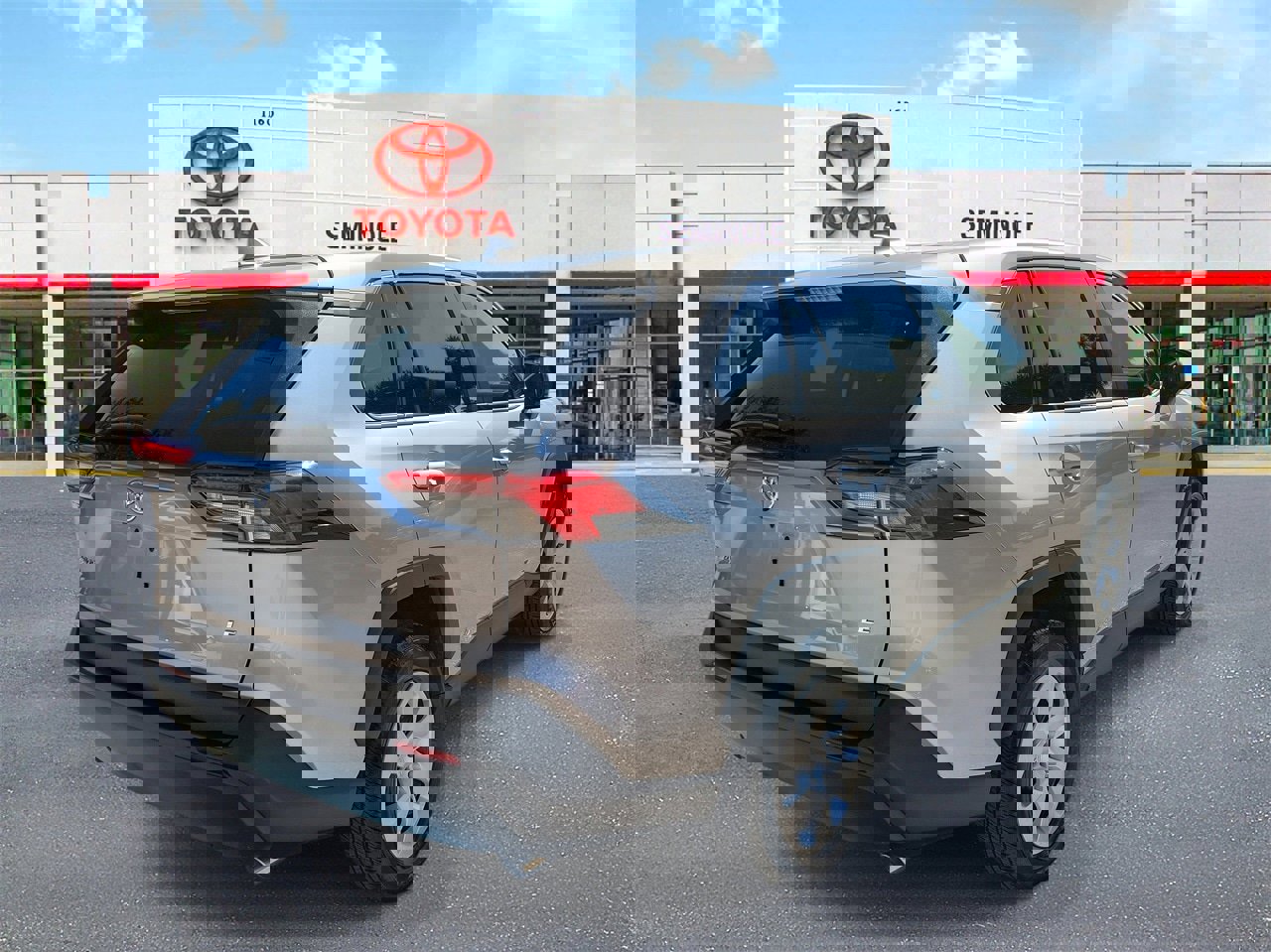 Used 2025 Toyota RAV4 LE image 3