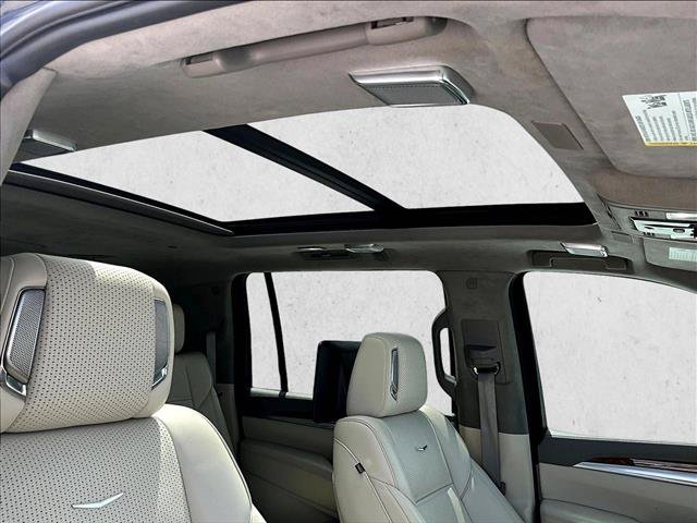Used 2025 Cadillac Escalade ESV Sport Platinum AWD/4WD image 17