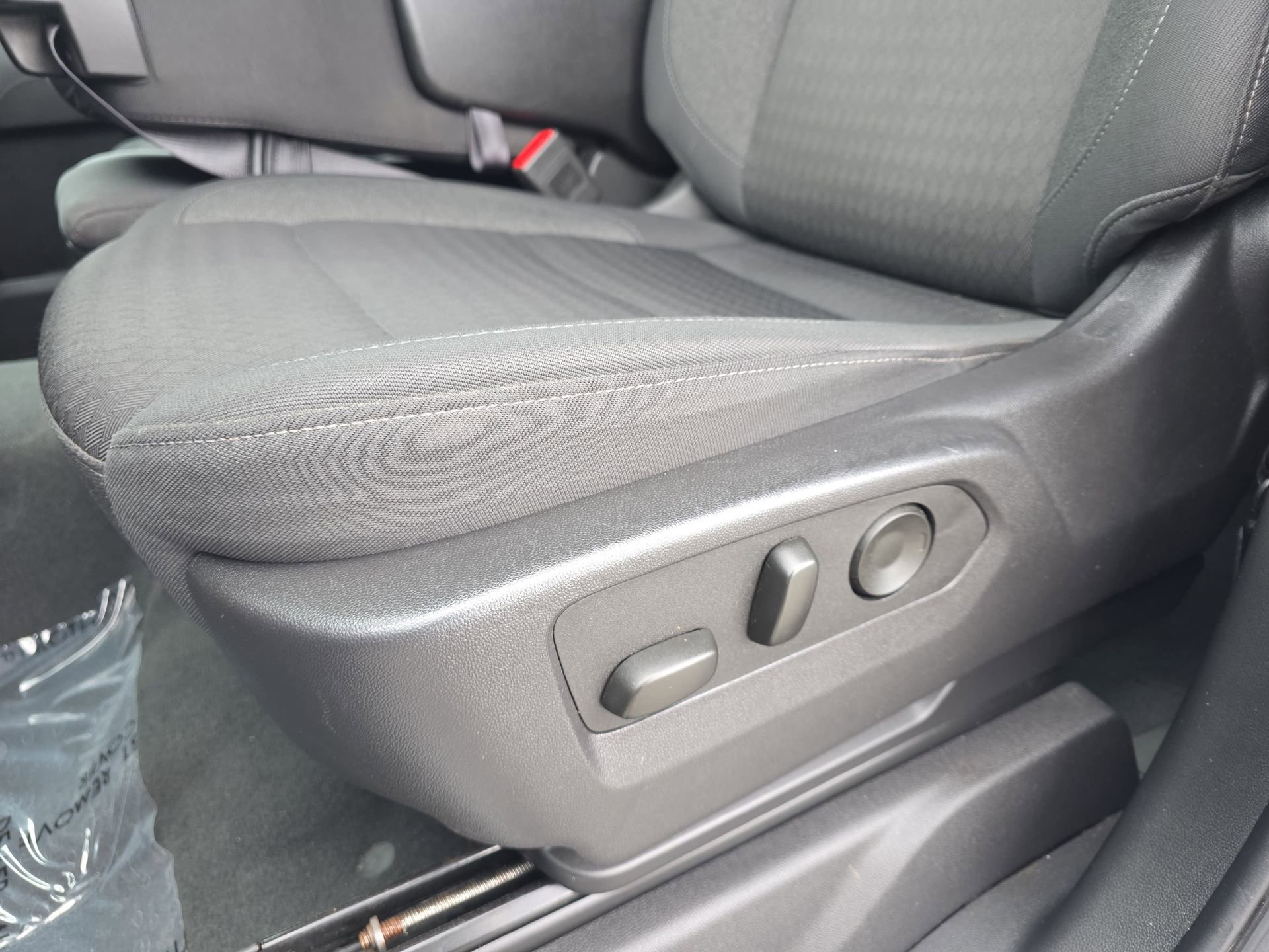 Used 2025 Chevrolet Silverado 1500 LT image 28