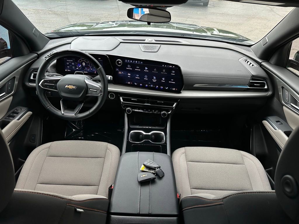 Used 2025 Chevrolet Traverse LT w/ Enhanced Driving Package FWD image 21
