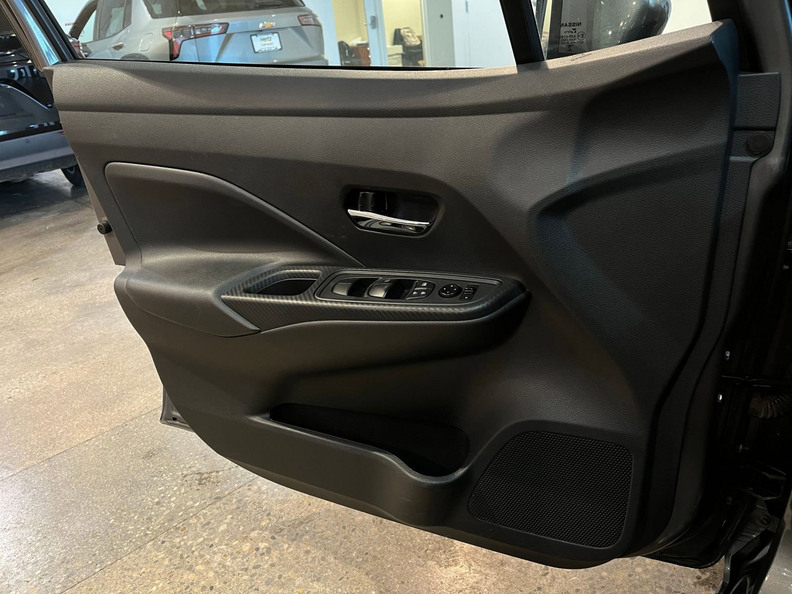 Used 2025 Nissan Versa SV image 18
