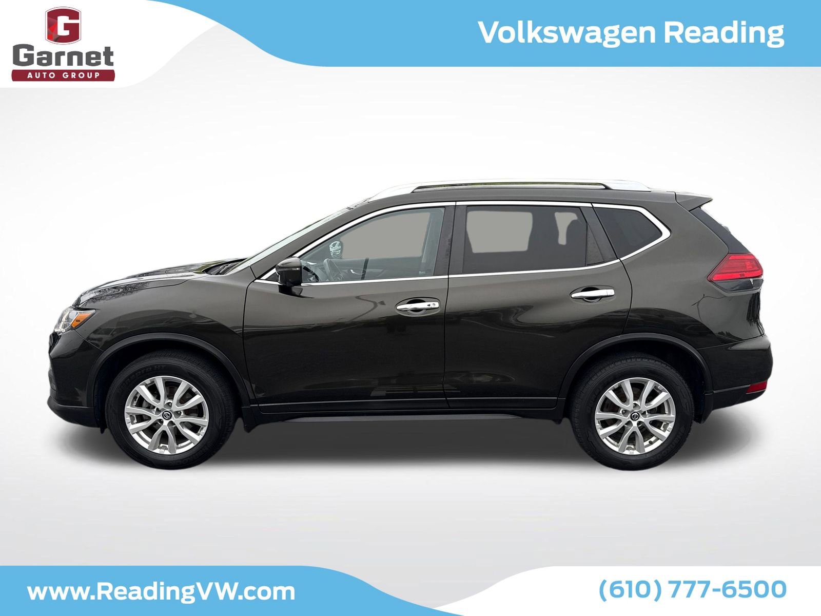 Used 2017 Nissan Rogue SV w/ SV Premium Package image 2