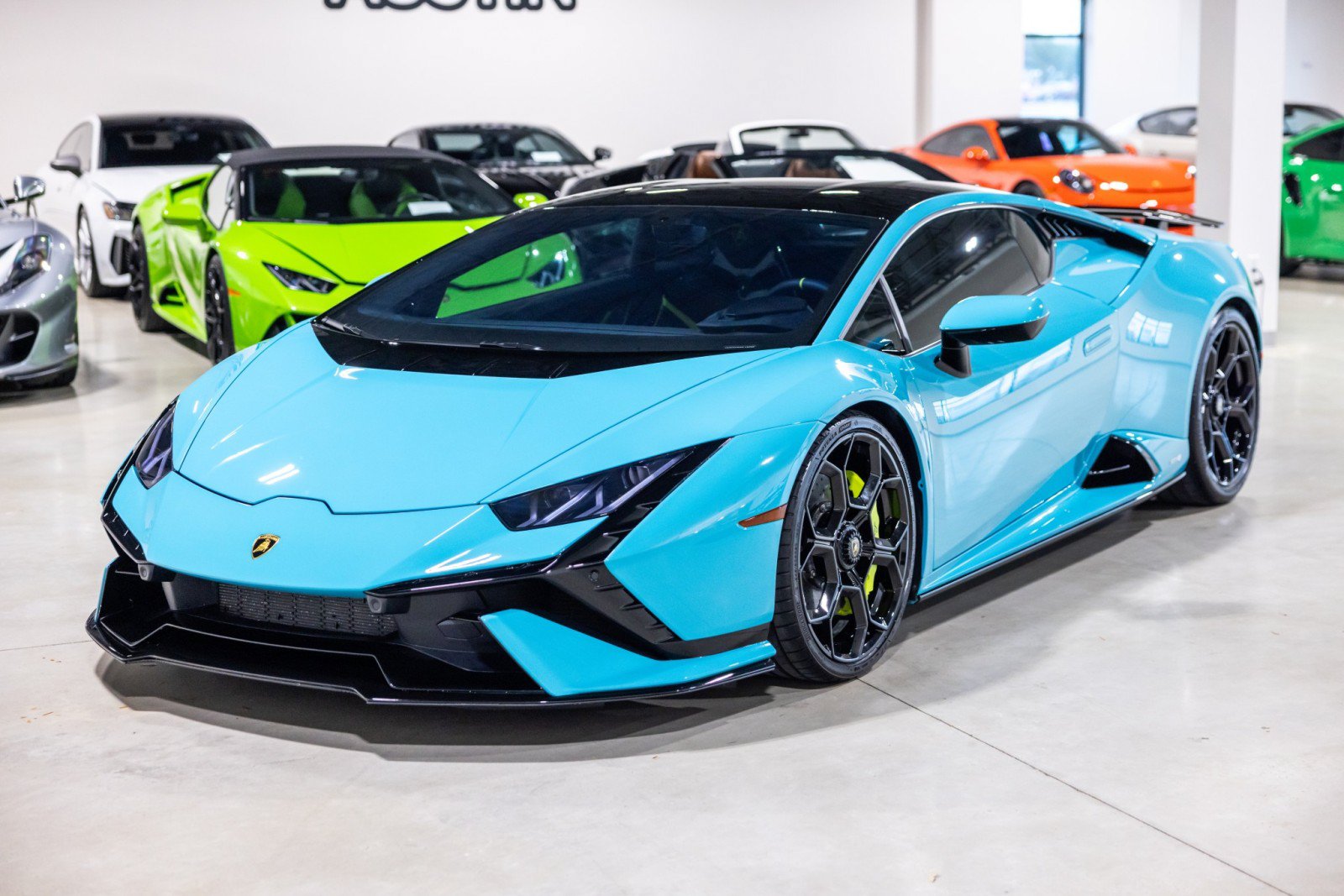 Used 2024 Lamborghini Huracan Tecnica RWD image 12