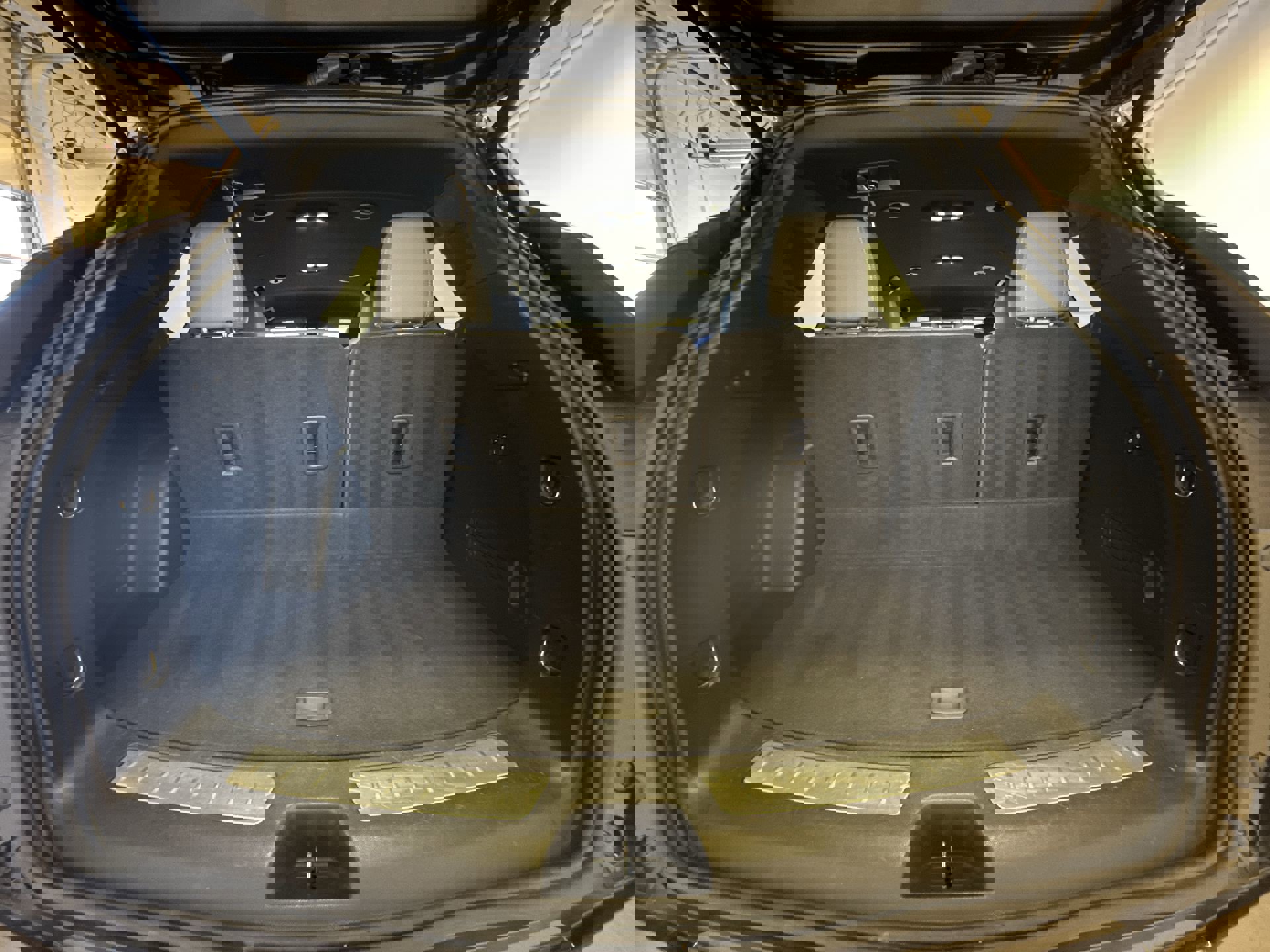 Used 2024 Buick Enclave Premium image 23