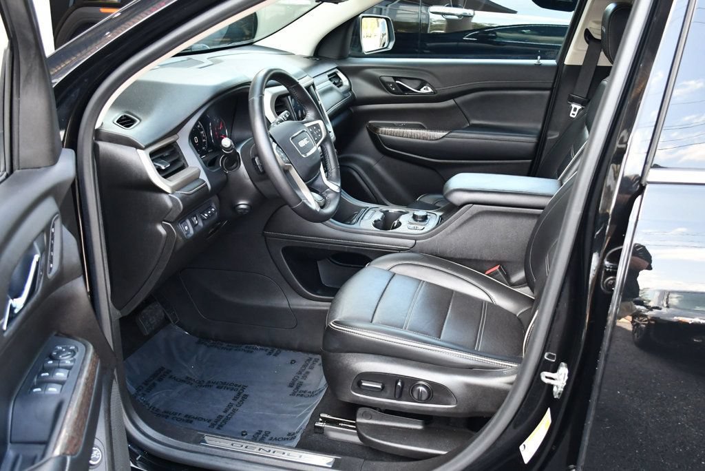Used 2021 GMC Acadia Denali w/ Denali Technology Package FWD image 14