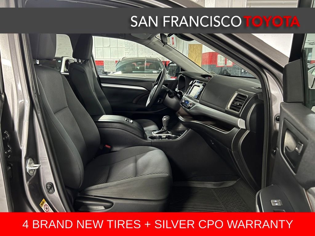 Used 2017 Toyota Highlander LE image 21