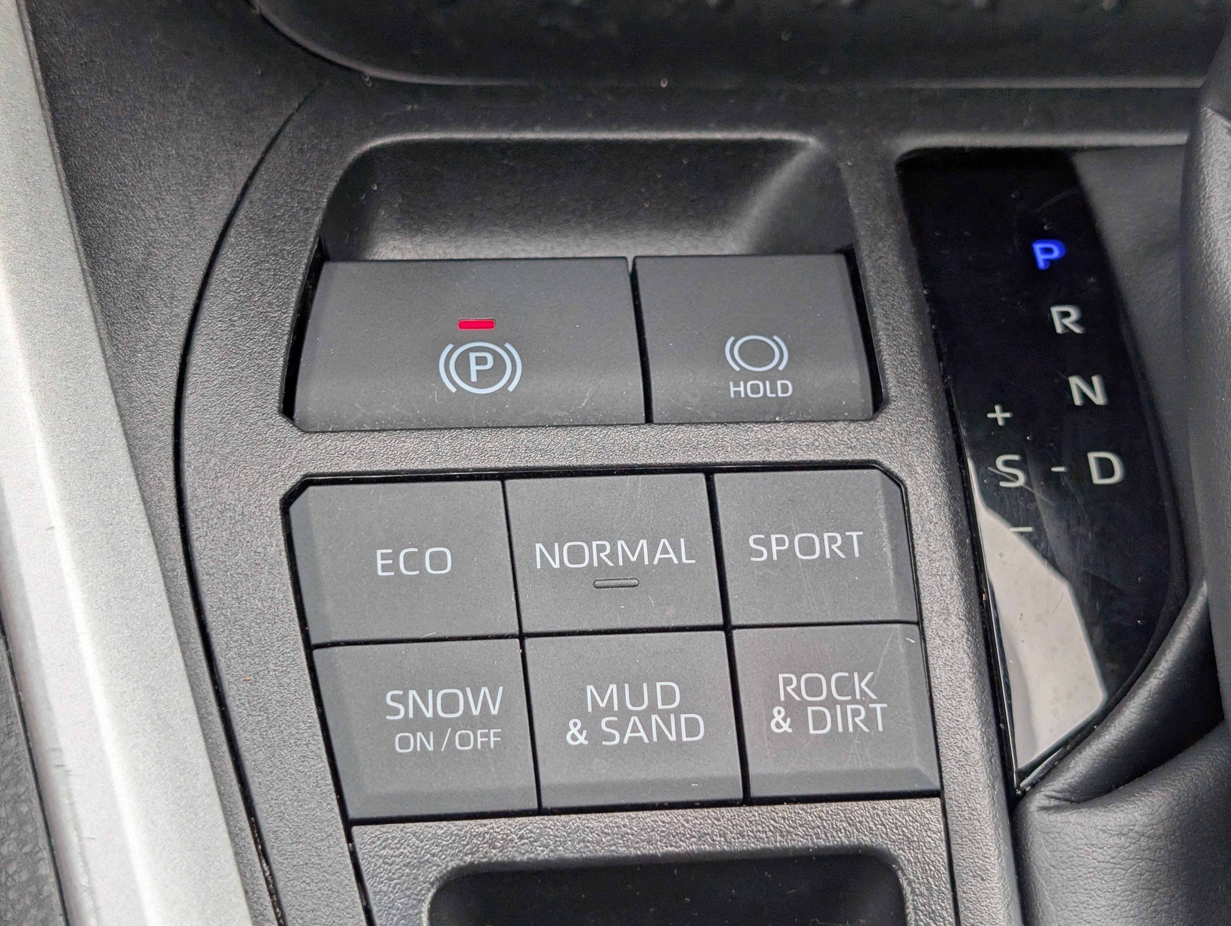 Used 2025 Toyota RAV4 XLE w/ Weather Package AWD/4WD image 22