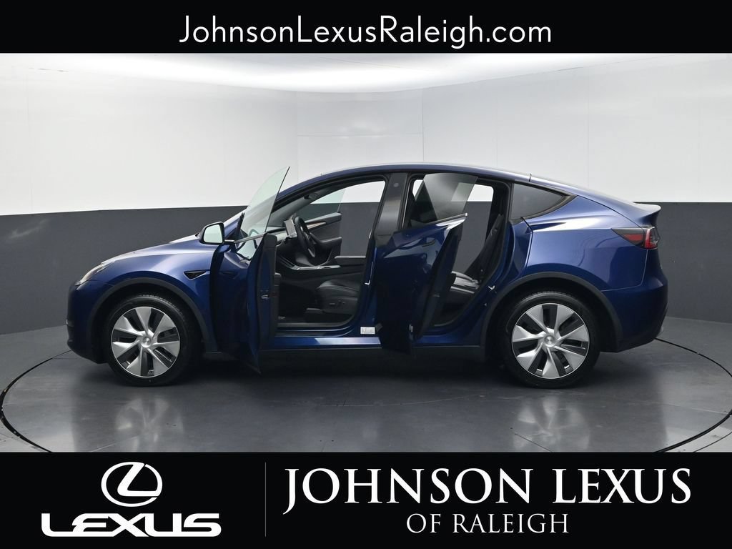 Used 2023 Tesla Model Y Long Range AWD/4WD image 26