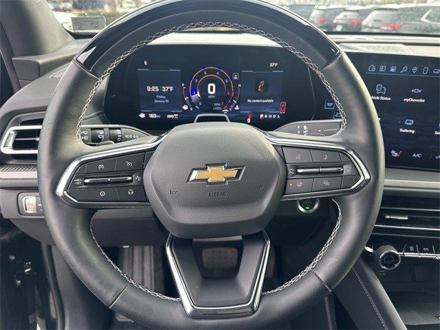 Used 2025 Chevrolet Traverse LT w/ Enhanced Driving Package image 28